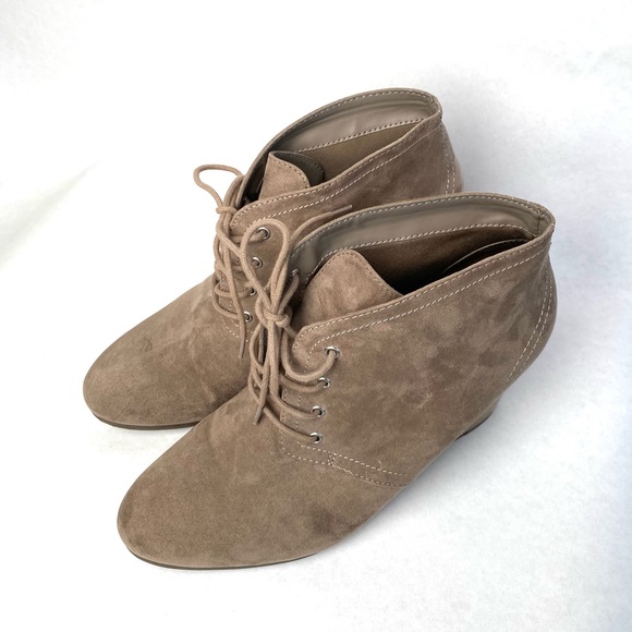 Tan Faux Suede Wedge Lace-Up Women's Booties Azlexie Size 11M - Picture 7 of 15